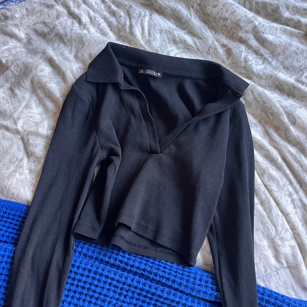 Black cropped collared long sleeve